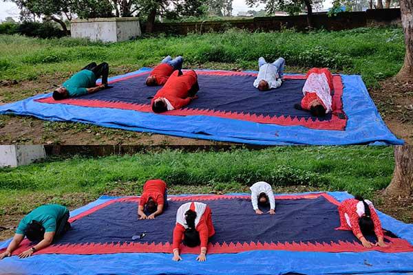 International Yoga Day Celebrated at MVM School Pratappur.